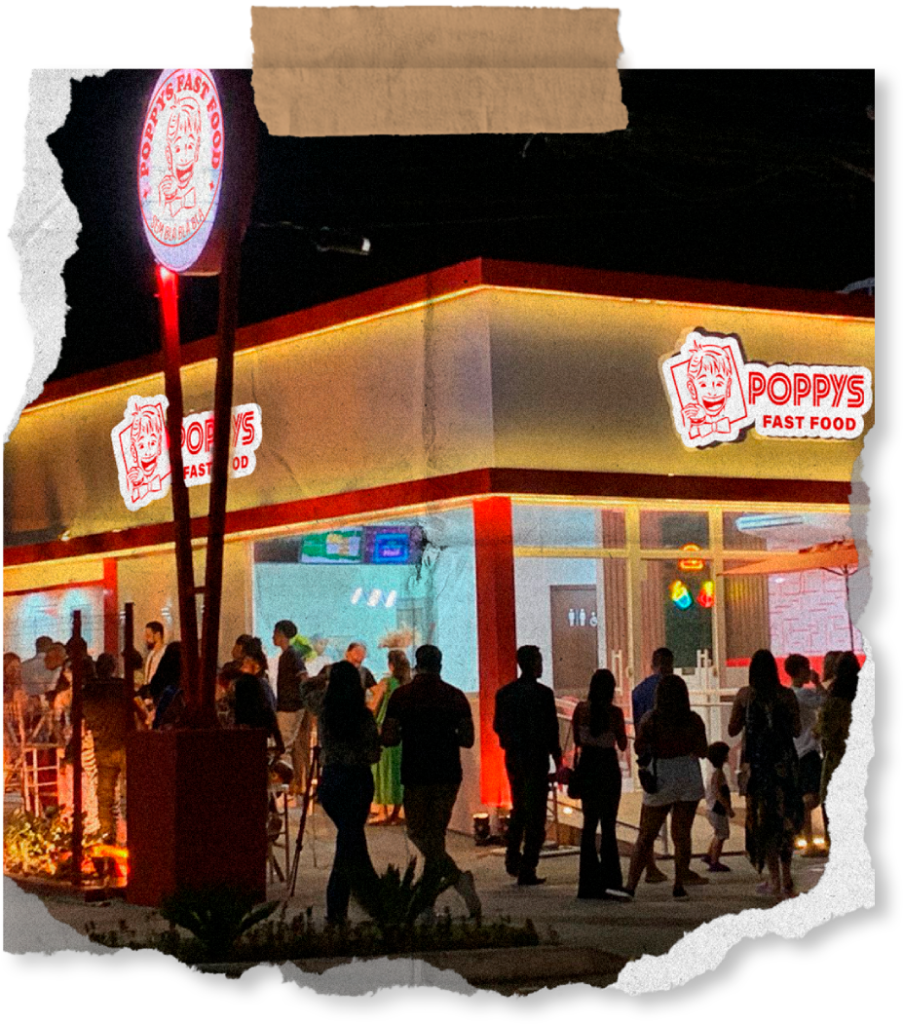 House Poppys – fachada noturna